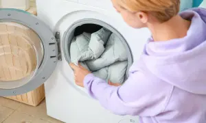 Jak prać kurtkę zimową w pralce, aby jej nie uszkodzić?