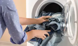 Na jakim programie prać jeansy, aby ich nie zniszczyć?